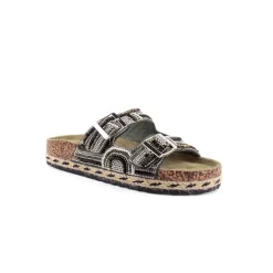 Chinelo ISTERIA